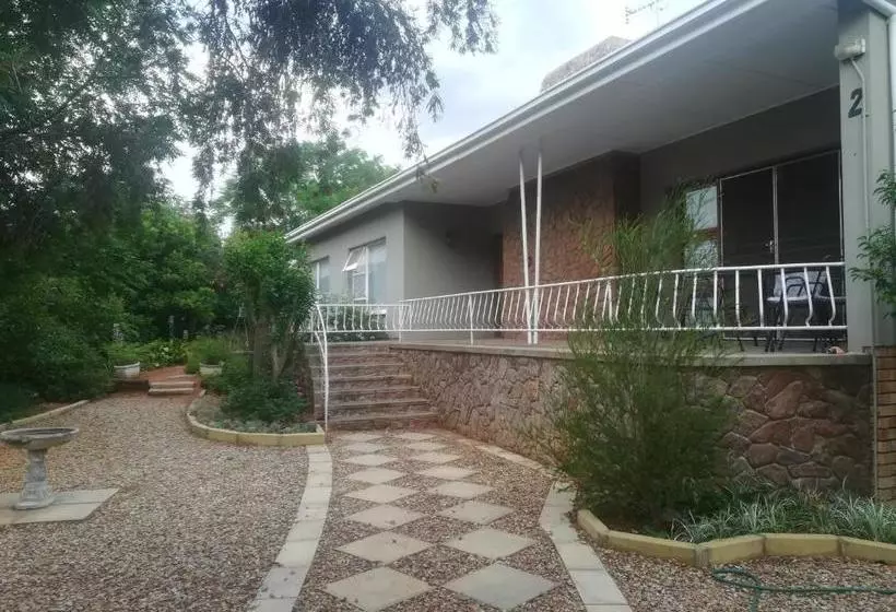 Majatalo Mulberry Place