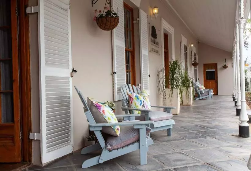 Majatalo The Habit Guesthouse