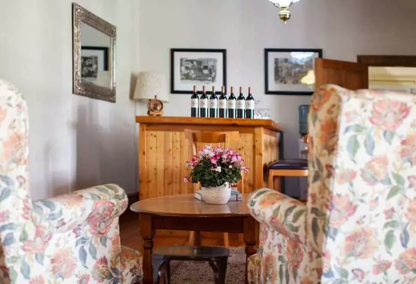 Majatalo The Habit Guesthouse