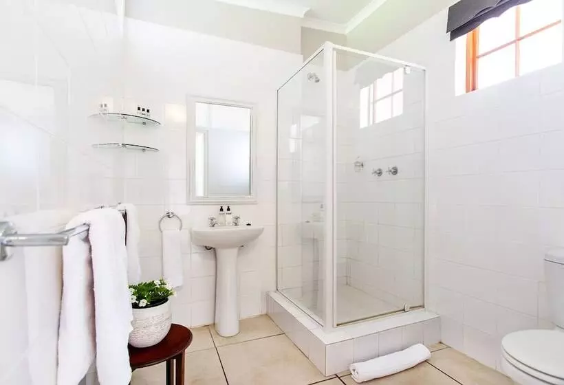 Majatalo The Habit Guesthouse