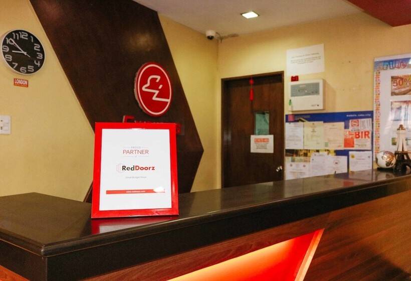Hostel Reddoorz @ Mj Cuenco Avenue Cebu