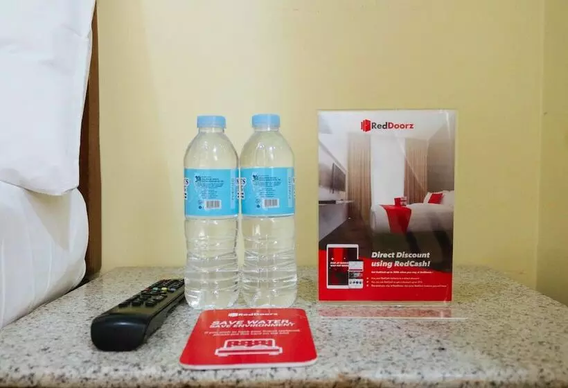 ユースホステル Reddoorz @ Mj Cuenco Avenue Cebu