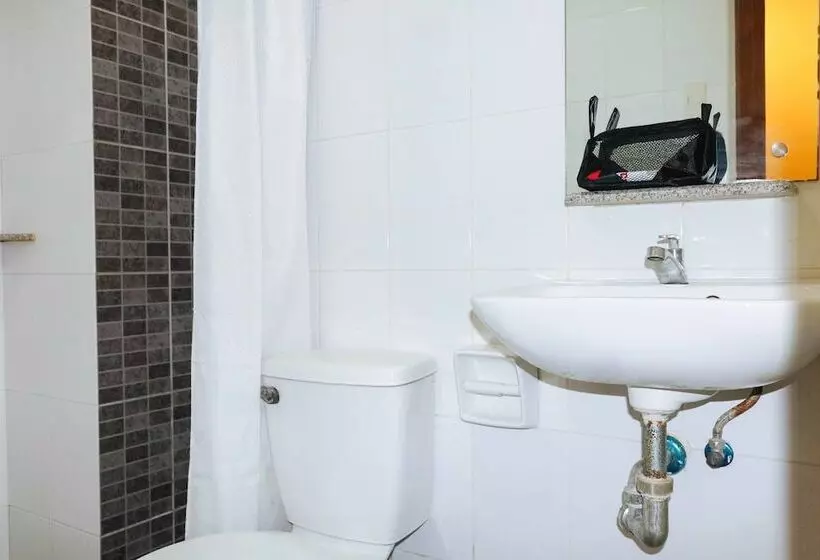 ユースホステル Reddoorz @ Mj Cuenco Avenue Cebu