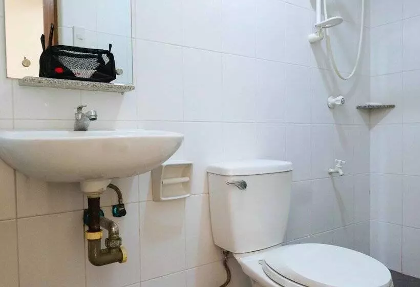 ユースホステル Reddoorz @ Mj Cuenco Avenue Cebu