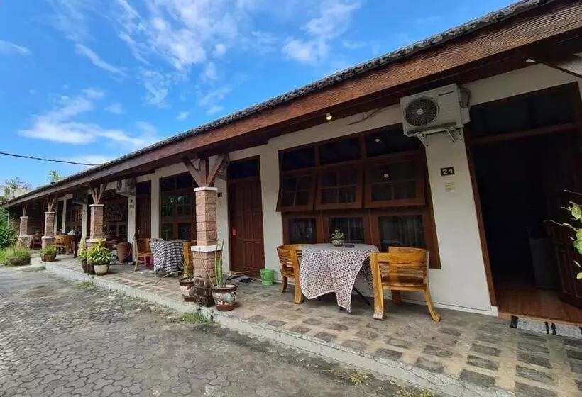 Urbanview Hotel Kumala Banyuwangi By Reddoorz