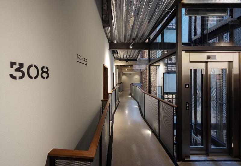 Отель Tayko Bilbao