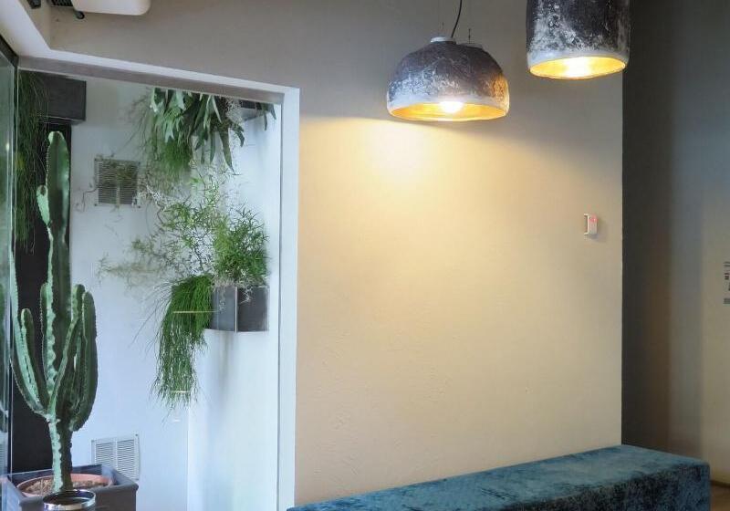 Отель Tayko Bilbao