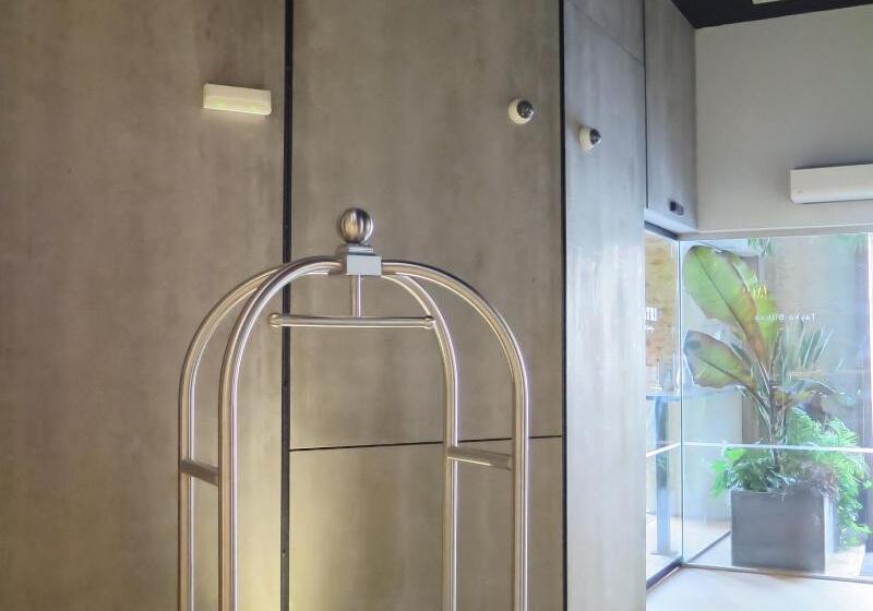 Отель Tayko Bilbao