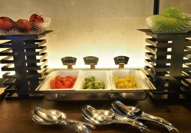 Отель Tayko Bilbao