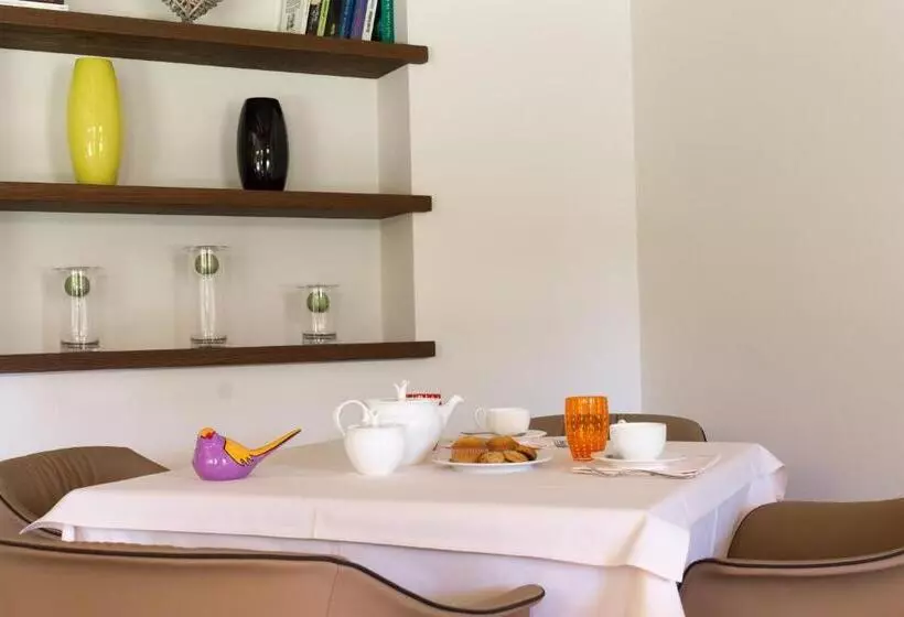 Majatalo Crystal Luxury House