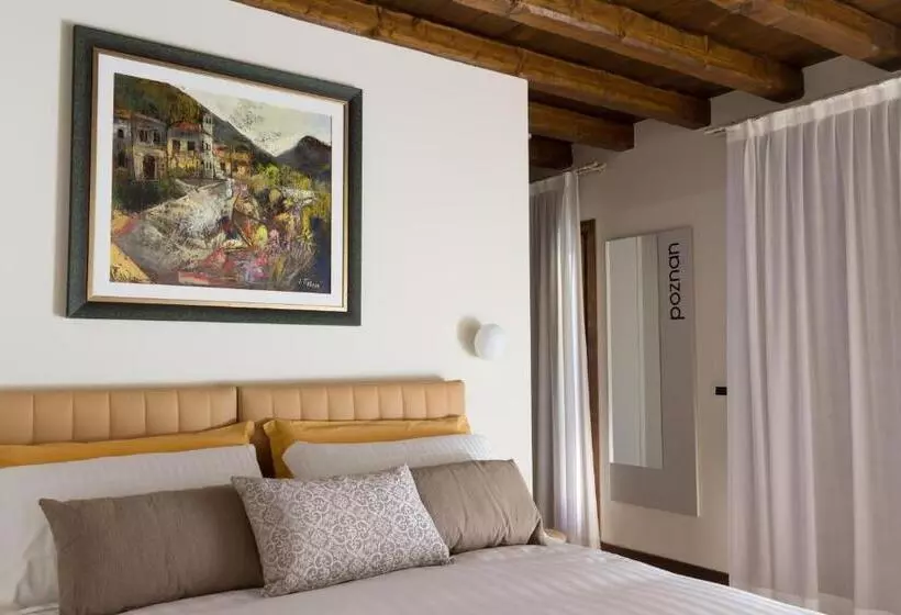 Majatalo Crystal Luxury House