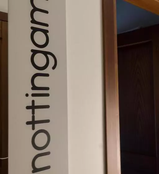 Majatalo Crystal Luxury House