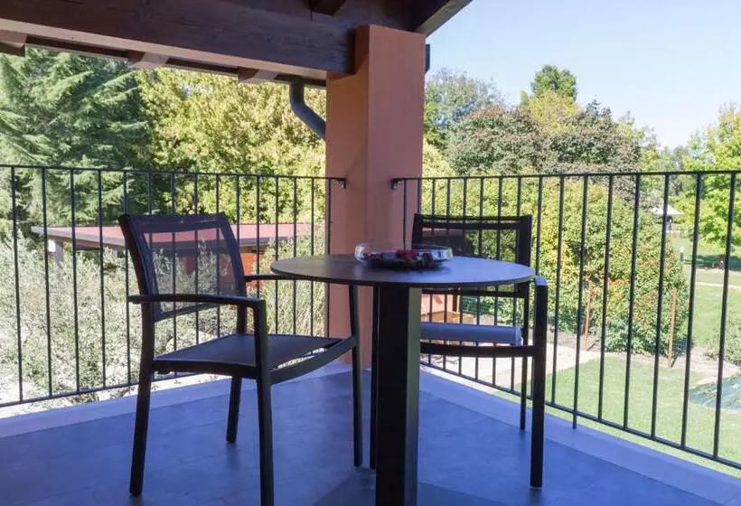 Majatalo Crystal Luxury House