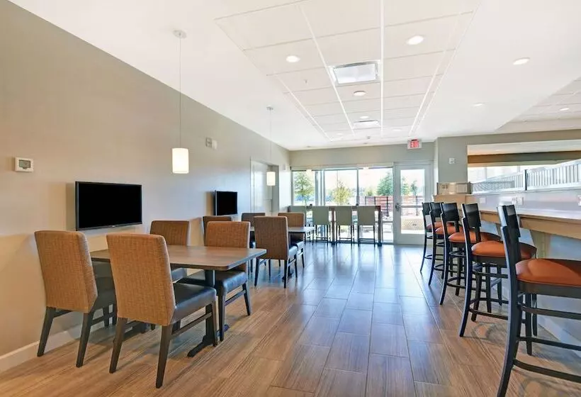 ホテル Towneplace Suites By Marriott Jackson Airport / Flowood