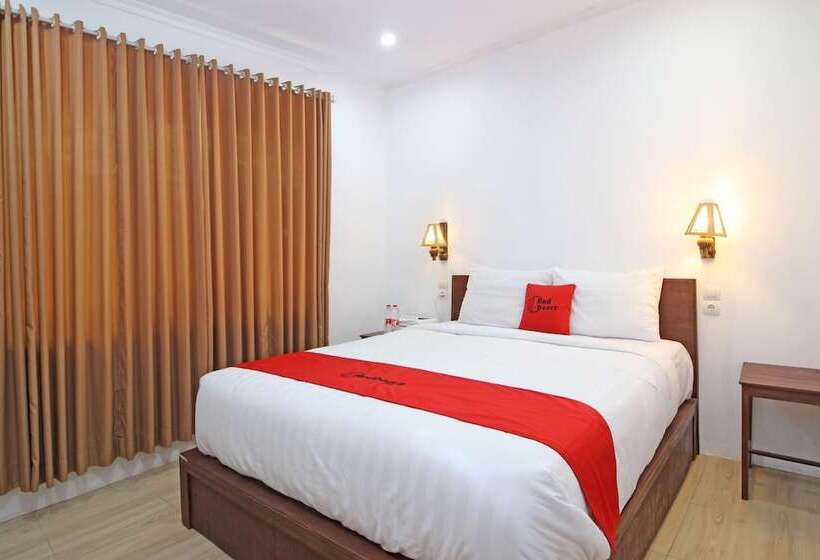 پانسیون Reddoorz Near Borobudur Temple 2