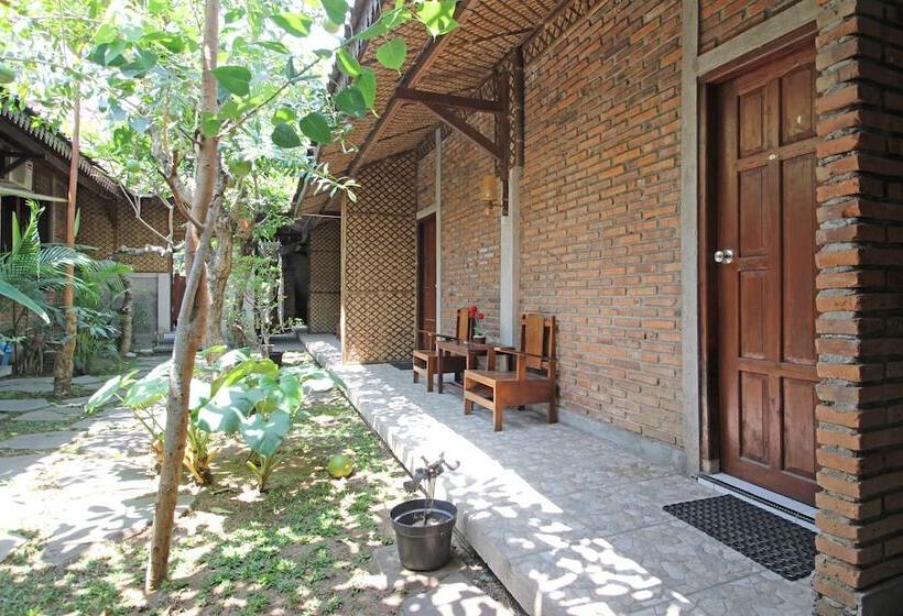 پانسیون Reddoorz Near Borobudur Temple 2