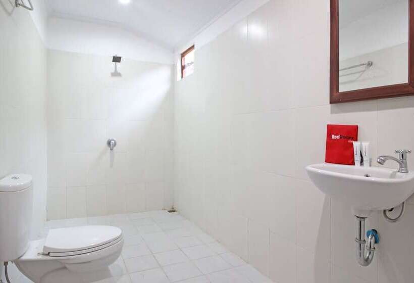 پانسیون Reddoorz Near Borobudur Temple 2