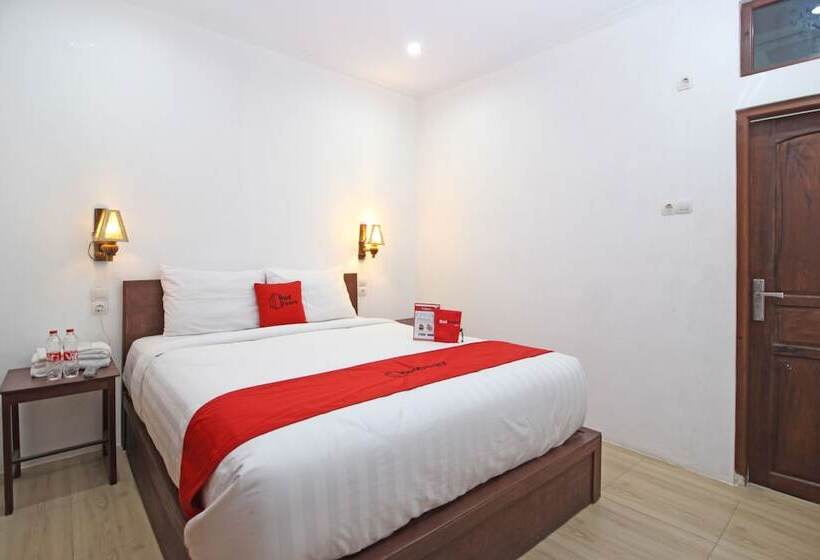 پانسیون Reddoorz Near Borobudur Temple 2