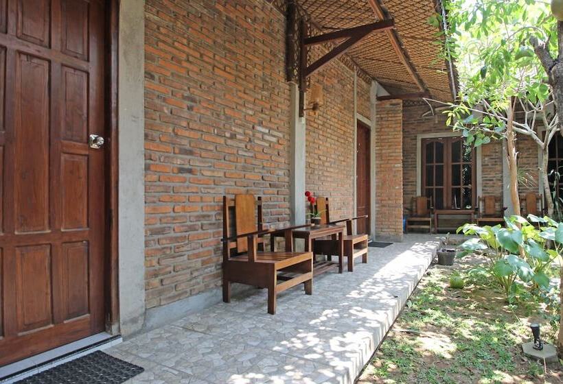 پانسیون Reddoorz Near Borobudur Temple 2