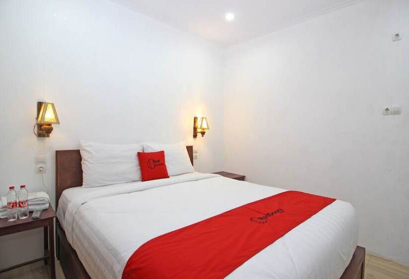 پانسیون Reddoorz Near Borobudur Temple 2