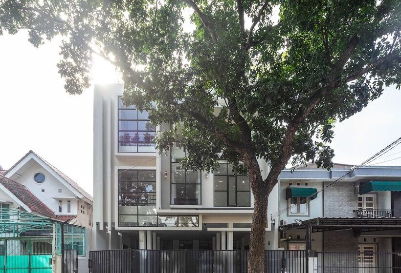 بنسيون Reddoorz Near Eka Hospital Bsd City