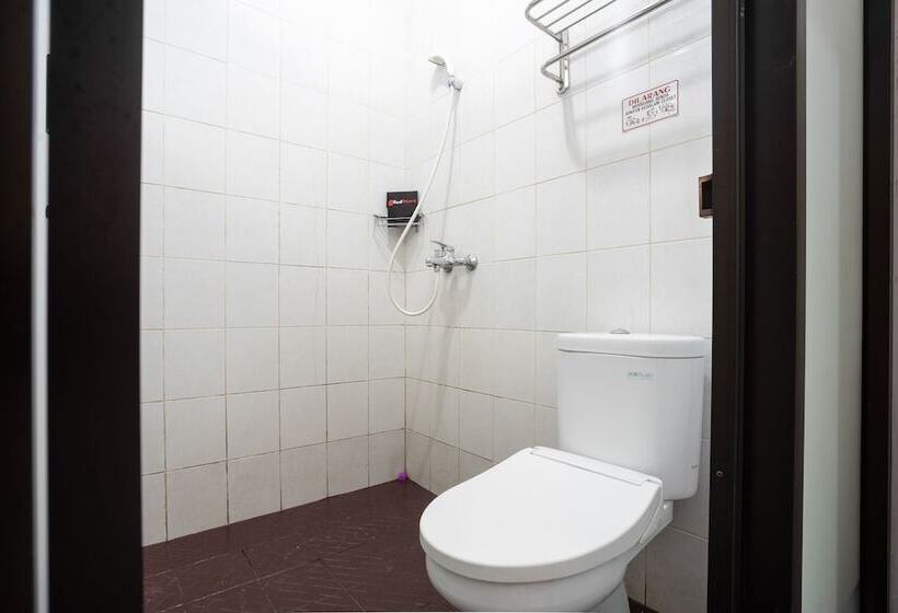 بنسيون Reddoorz Near Eka Hospital Bsd City