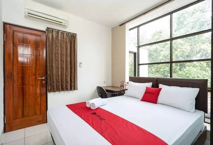 Majatalo Reddoorz Near Eka Hospital Bsd City