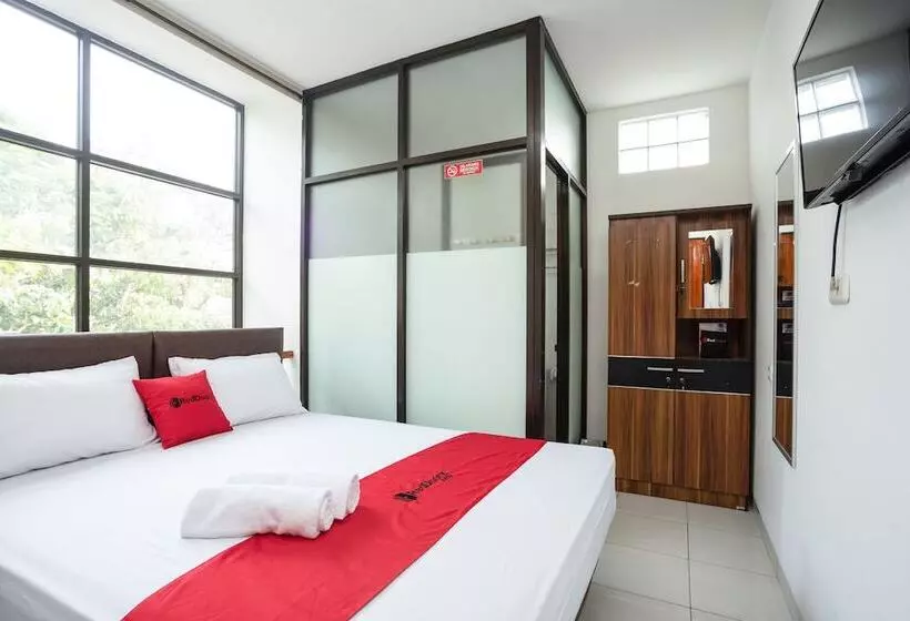Majatalo Reddoorz Near Eka Hospital Bsd City