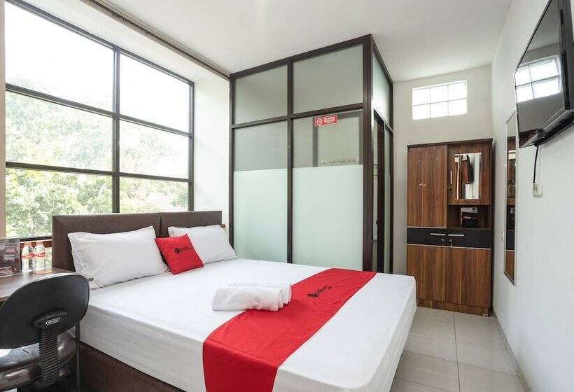 بنسيون Reddoorz Near Eka Hospital Bsd City