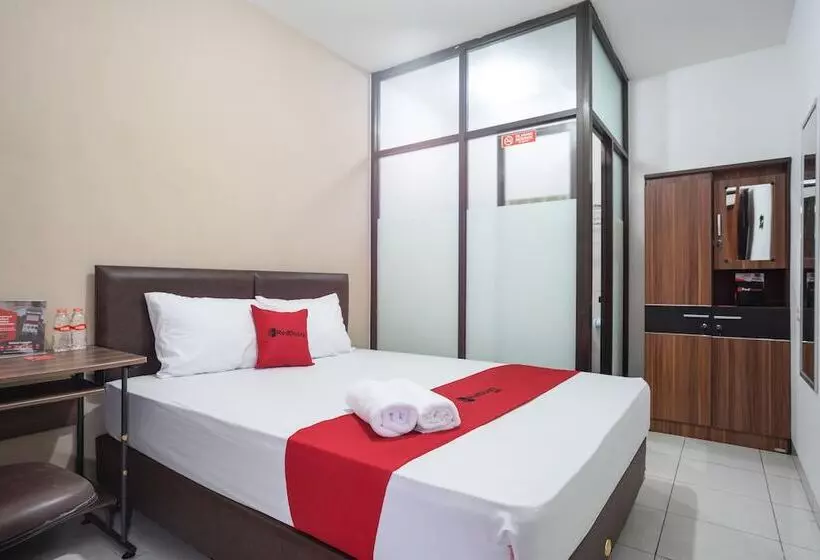 Majatalo Reddoorz Near Eka Hospital Bsd City