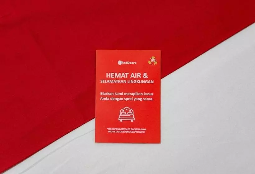 Majatalo Reddoorz Near Eka Hospital Bsd City