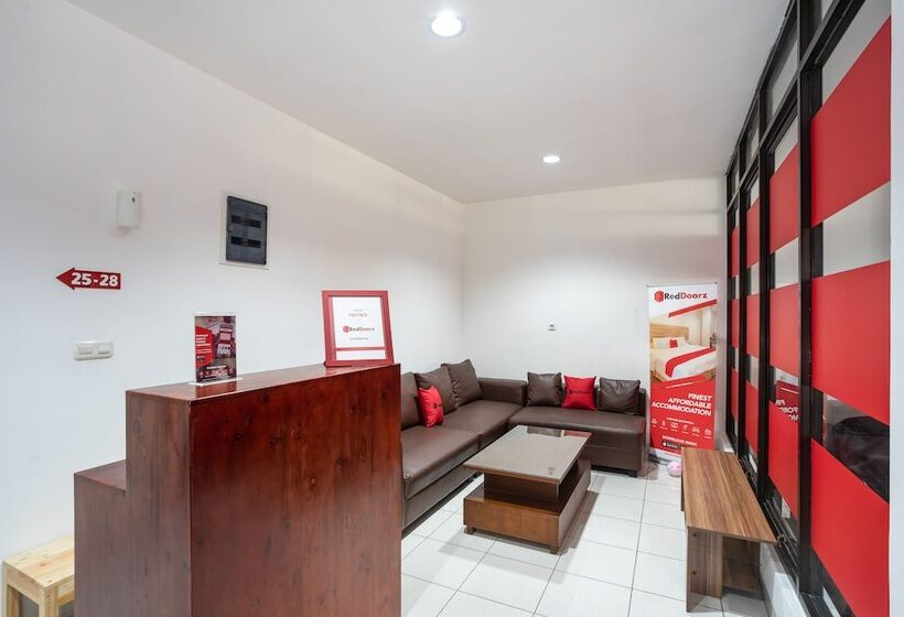 بنسيون Reddoorz Near Eka Hospital Bsd City