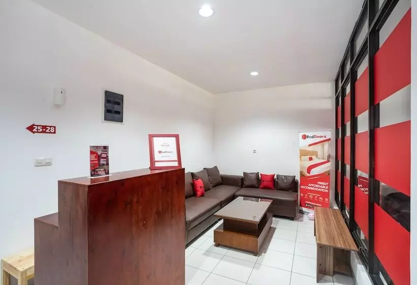 Majatalo Reddoorz Near Eka Hospital Bsd City