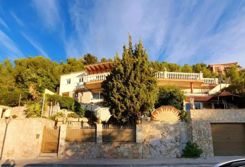 Aamiaismajoitus (B&B) Ashram Villa Sunshine