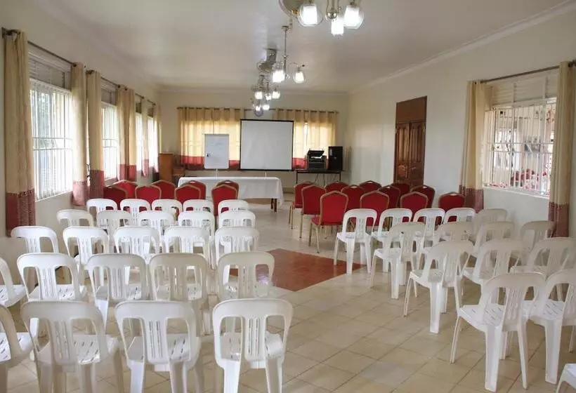 هتل African Village