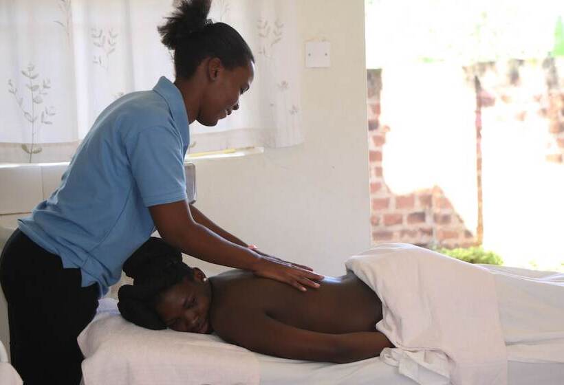 هتل African Village