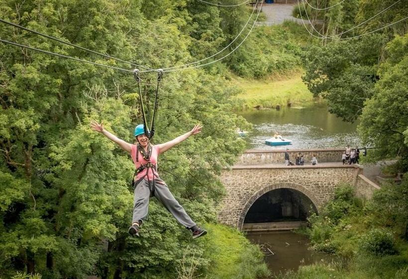 فندق Avalon House