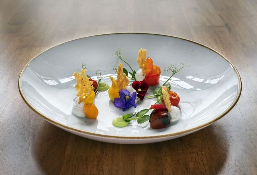 فندق Avalon House