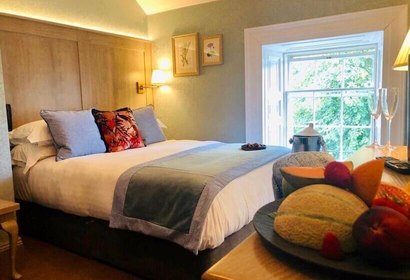 فندق Avalon House