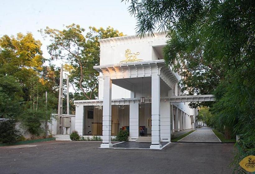 Hotel Grand Detagamuwa