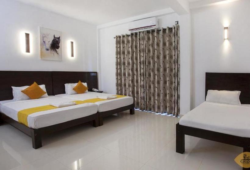 Hotel Grand Detagamuwa