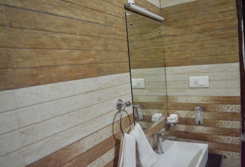 Jk Rooms 125 Hotel Mariya International