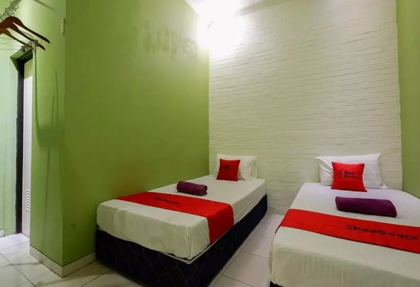 Majatalo Reddoorz Near Universitas Diponegoro 2