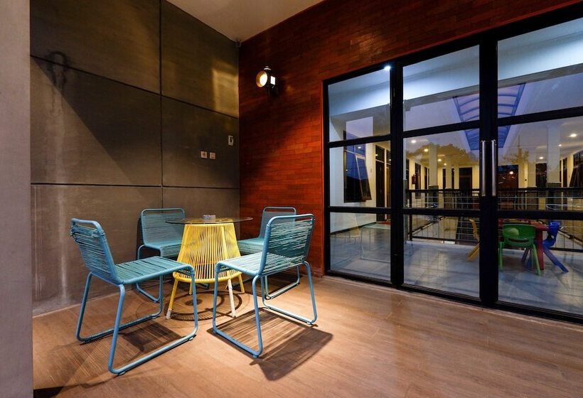 פנסיון Reddoorz Near Universitas Diponegoro 2