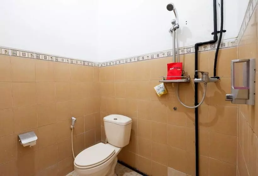 Majatalo Reddoorz Near Universitas Diponegoro 2