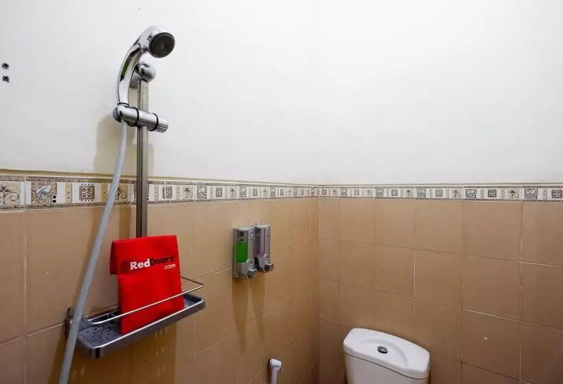 Majatalo Reddoorz Near Universitas Diponegoro 2