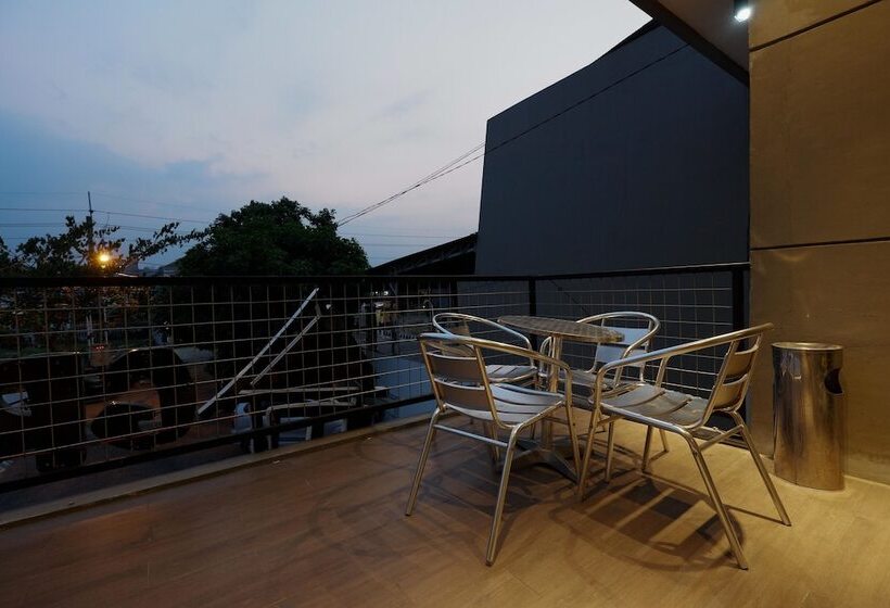 פנסיון Reddoorz Near Universitas Diponegoro 2