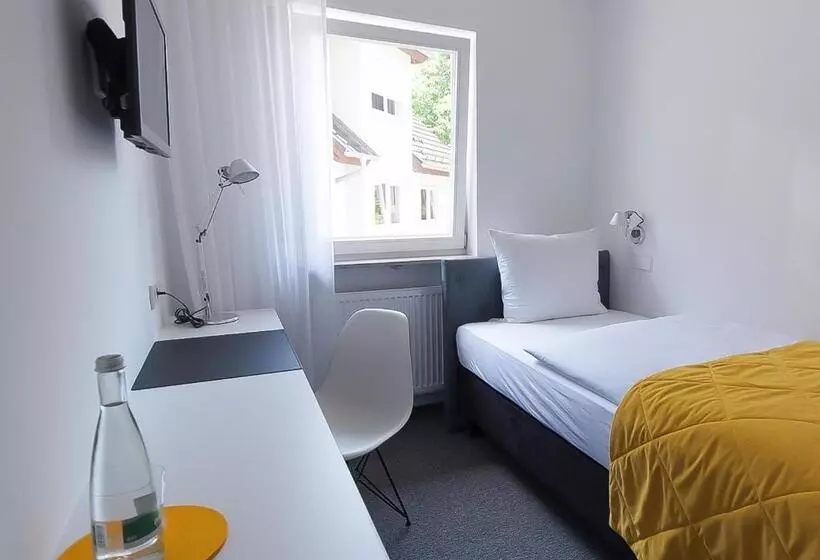 Hotelli Der Grüne Baum