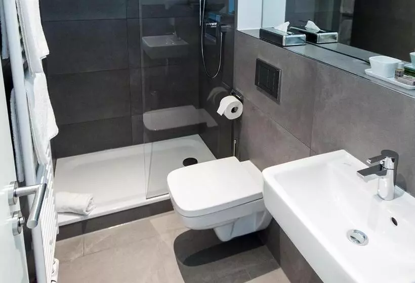 Hotelli Der Grüne Baum