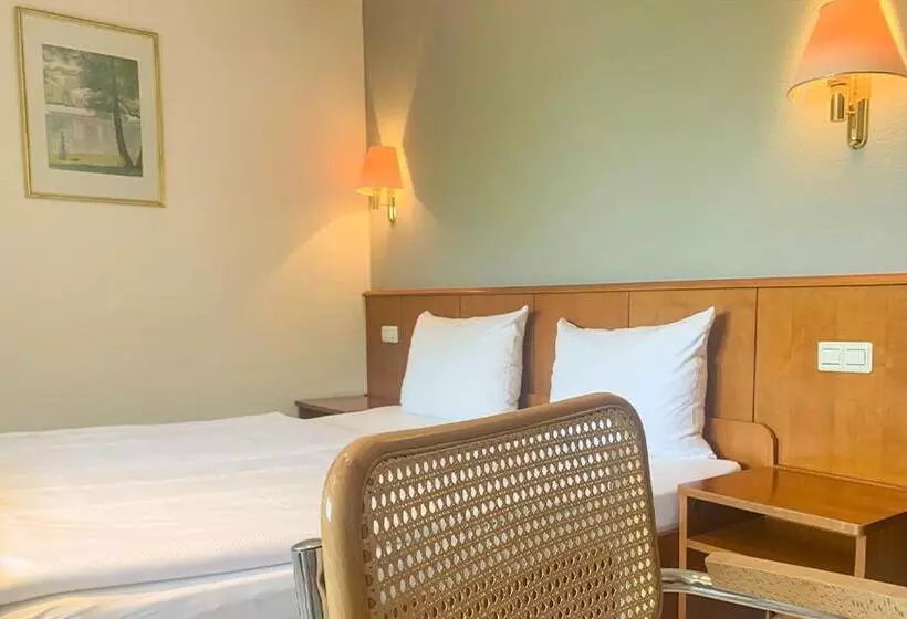 Hotelli Der Grüne Baum